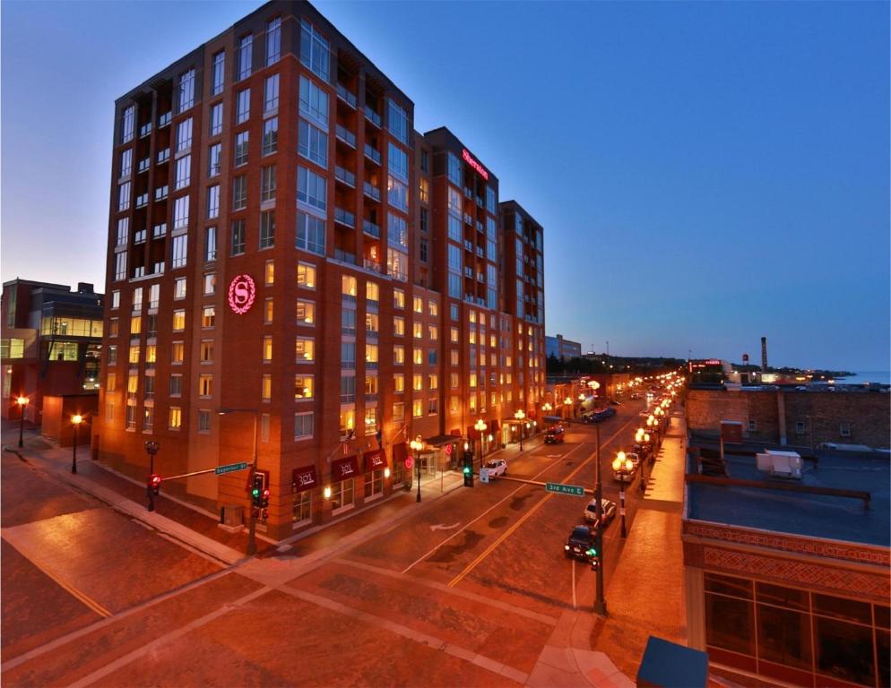 Sheraton Duluth Hotel image 10